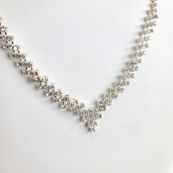 M&S Rhinestone Necklace V-Neck in Silver Tone Metal 16-19" Vintage Glam DH774 - Picture 2 of 8